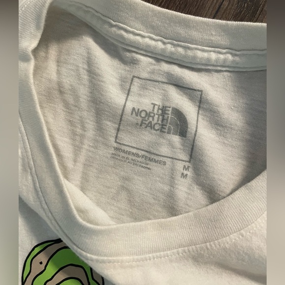 North Face Women’s Tee - Picture 2 of 3